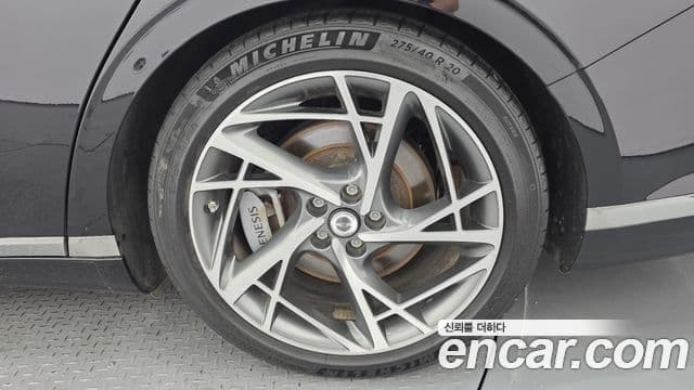 Genesis G90 2022 — Photo 29/34