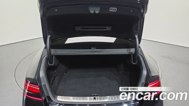 Genesis G90 2022 — Photo 23/34