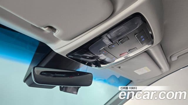Hyundai Staria 2021 — ფოტო 19/20
