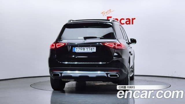 Mercedes-Benz GLE-Class 2020 — ფოტო 4/20