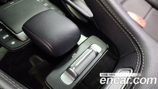 Mercedes-Benz GLE-Class 2020 — ფოტო 17/20