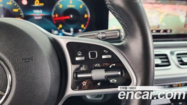 Mercedes-Benz GLE-Class 2020 — ფოტო 19/20