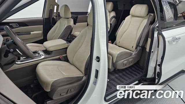 Kia Carnival 2021 — ფოტო 9/20