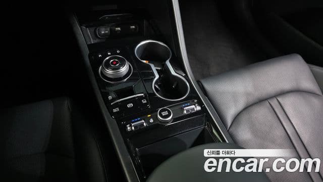 Kia K5 2021 — ფოტო 9/20
