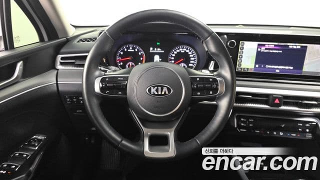 Kia K5 2021 — ფოტო 13/20