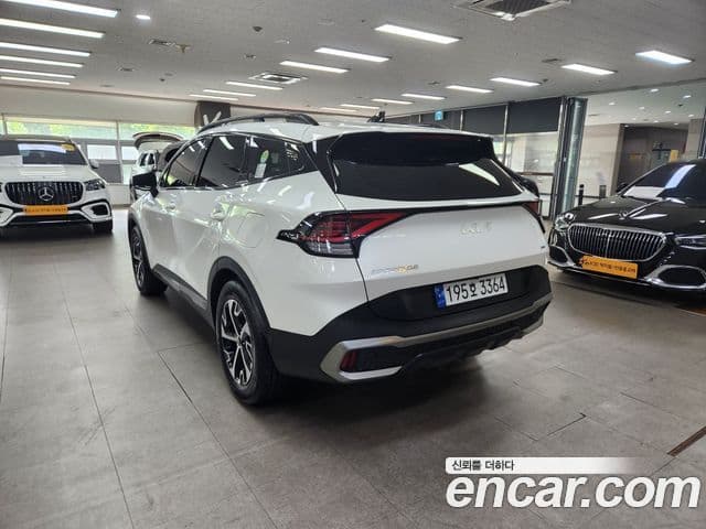 Kia Sportage 2023 — Фото 1/20