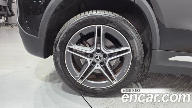 Mercedes-Benz GLA-Class 2020 — Şəkil 5/20
