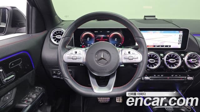Mercedes-Benz GLA-Class 2020 — Şəkil 14/20