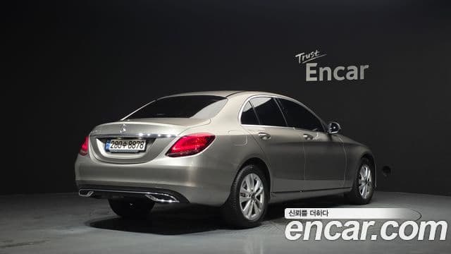 Mercedes-Benz C-Class 2020 — ფოტო 2/20