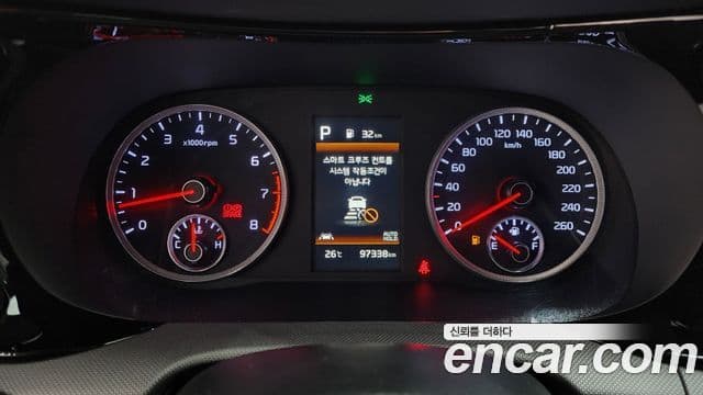 Kia K5 2023 — ფოტო 8/20