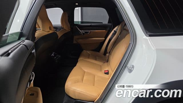 Volvo V90 Cross Country 2023 — фото 12 из 20