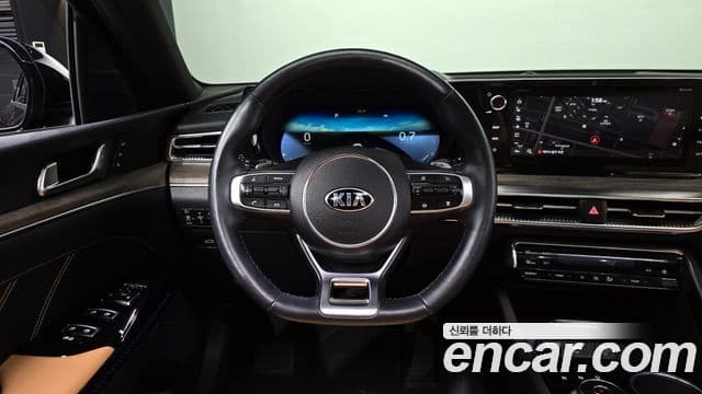Kia K5 2021 — ფოტო 13/20