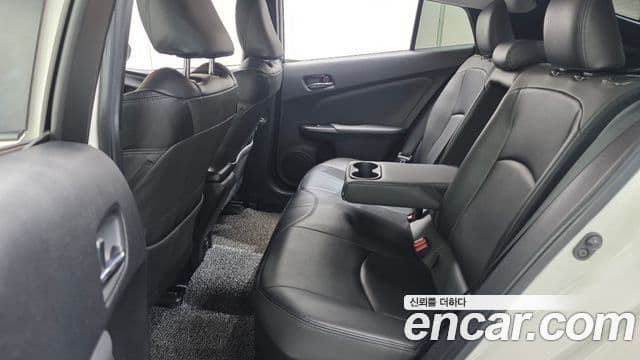 Toyota Prius 2018 — Şəkil 20/20