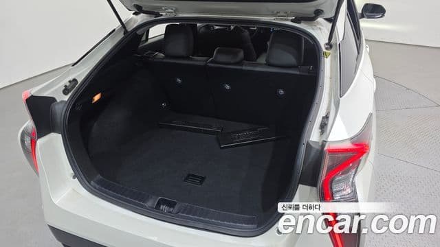 Toyota Prius 2018 — Şəkil 3/20