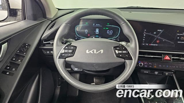 Kia Niro 2022 — Фото 13/20