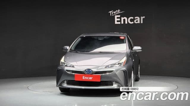 Toyota Prius 2022 — ფოტო 3/20