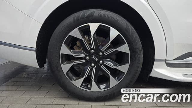 Kia Carnival 2021 — ფოტო 5/20