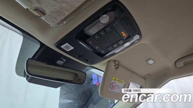 Kia Carnival 2021 — ფოტო 17/20