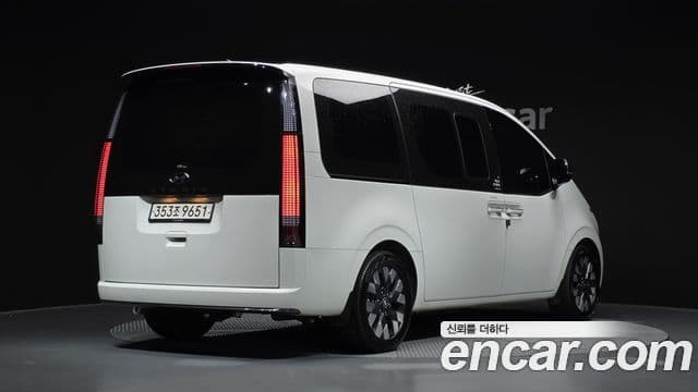 Hyundai Staria 2022 — Фото 2/20