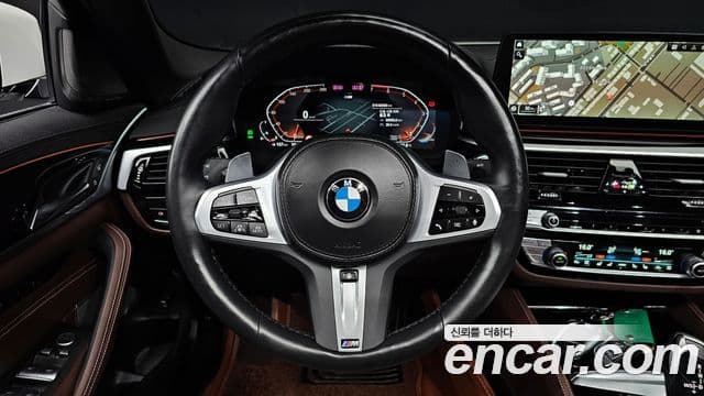 BMW 5 Series 2023 — фото 13 из 20
