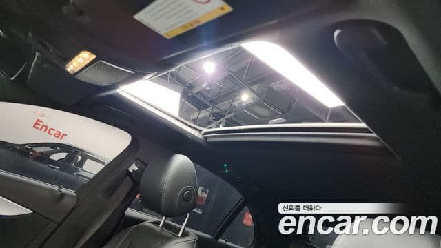 Mercedes-Benz E-Class 2020 — ფოტო 15/20