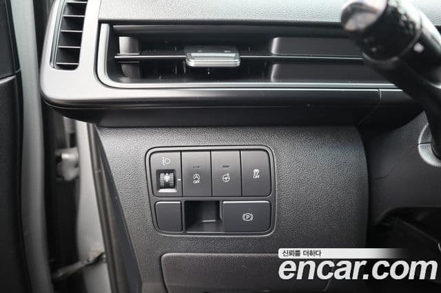 Hyundai Staria 2021 — фото 12 из 20