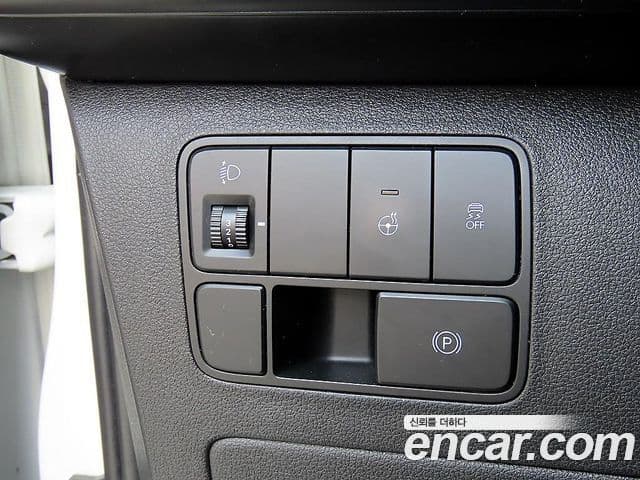 Hyundai Staria 2023 — фото 10 из 20