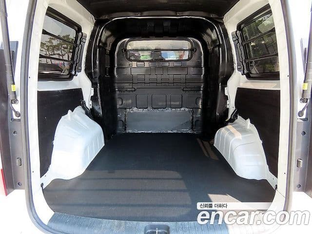 Hyundai Staria 2023 — фото 17 из 20