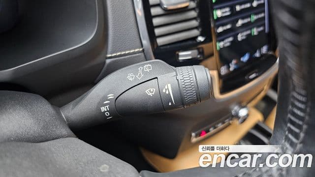 Volvo XC90 2021 — Photo 31/41