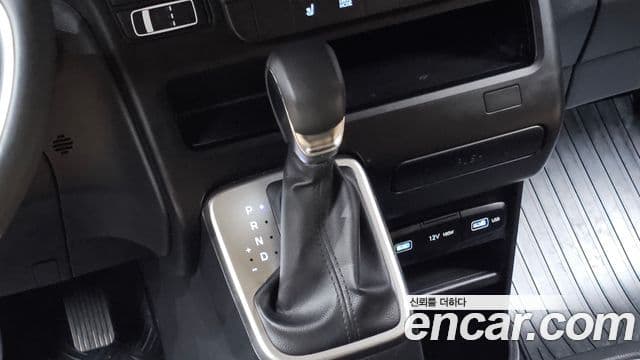 Hyundai Staria 2024 — фото 9 из 20