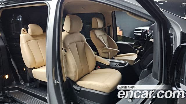 Hyundai Staria 2024 — фото 10 из 20
