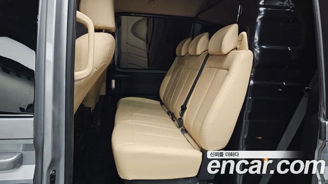 Hyundai Staria 2024 — фото 12 из 20
