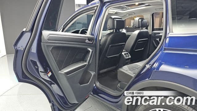 Volkswagen Tiguan 2018 — ფოტო 12/20