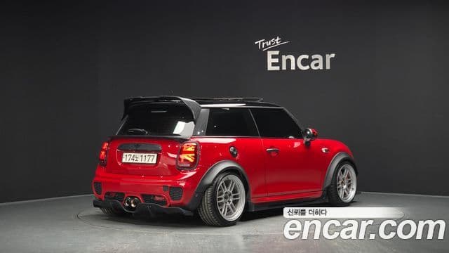 Mini Cooper S 2019 — ფოტო 2/20