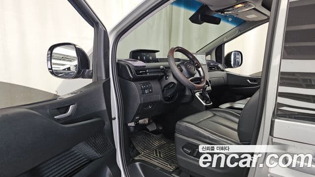 Hyundai Staria 2022 — фото 10 из 20