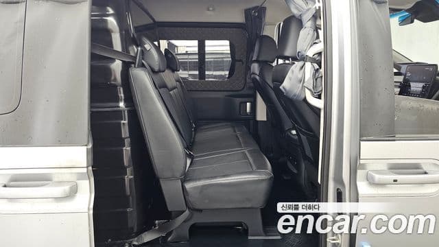Hyundai Staria 2022 — фото 12 из 20