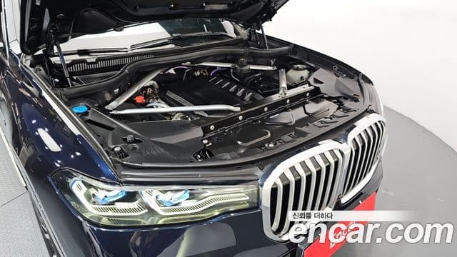 BMW X7 2021 — Photo 19/20