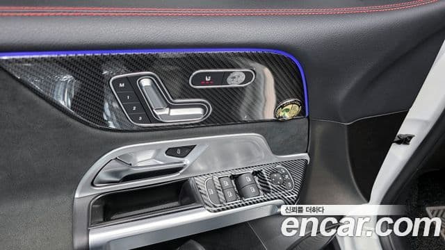 Mercedes-Benz GLB-Class 2020 — ფოტო 17/20
