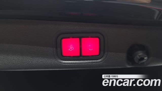 Mercedes-Benz E-Class 2022 — ფოტო 16/20