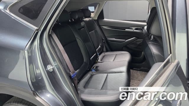 Kia Seltos 2020 — ფოტო 11/20