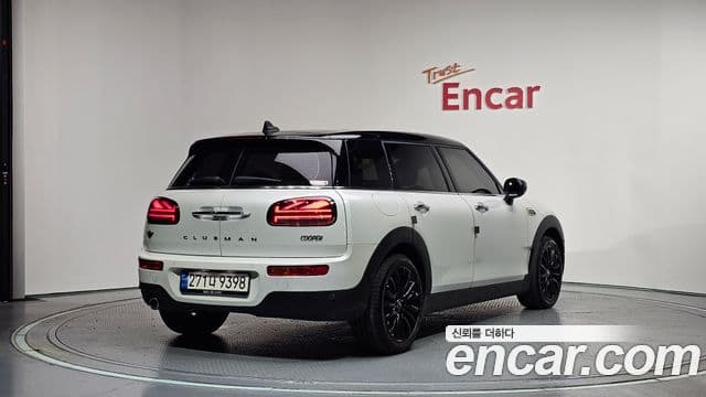 Mini Cooper Clubman 2023 — Фото 2/20