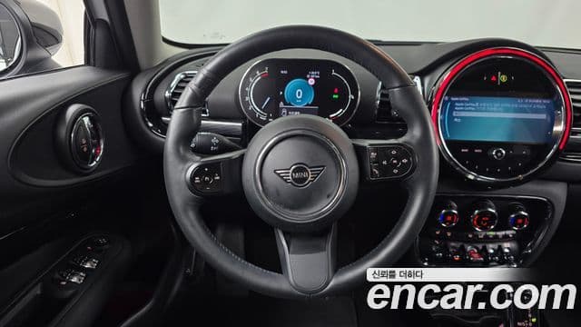 Mini Cooper Clubman 2023 — Фото 13/20