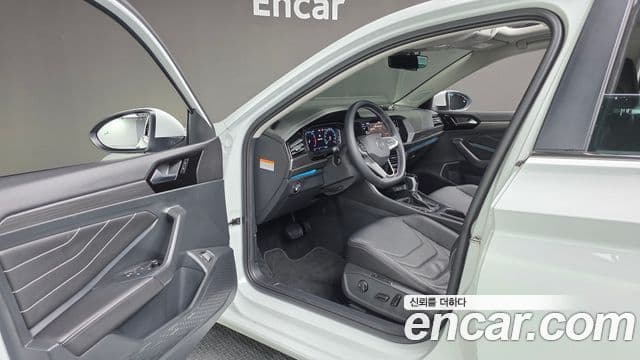 Volkswagen Jetta 2022 — фото 12 из 20