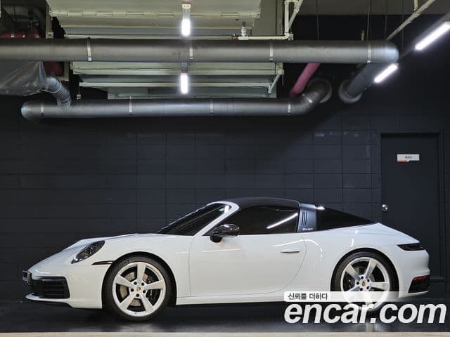 Porsche 911 2023 — Photo 17/20