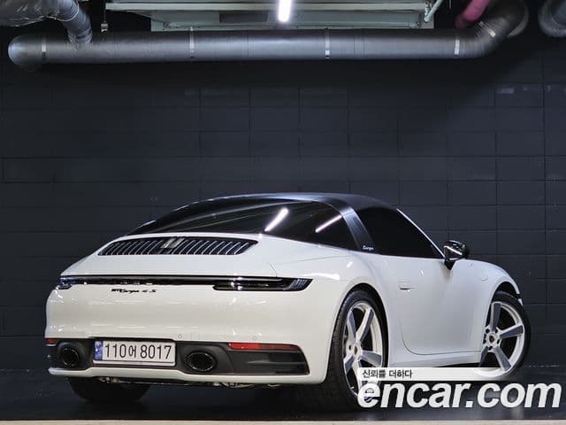 Porsche 911 2023 — Photo 18/20
