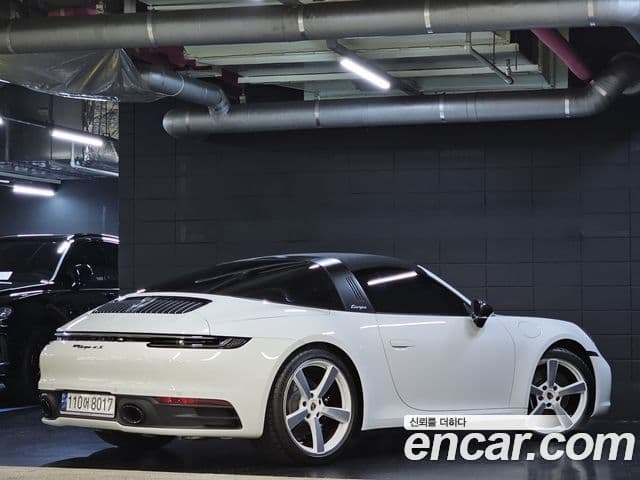 Porsche 911 2023 — Photo 9/20