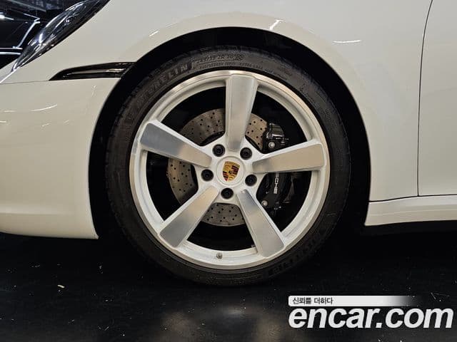 Porsche 911 2023 — Photo 11/20