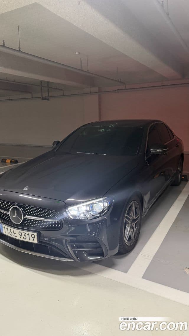 Mercedes-Benz E-Class 2022 — ფოტო 18/18