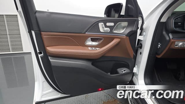 Mercedes-Benz GLE-Class 2025 — Photo 22/35