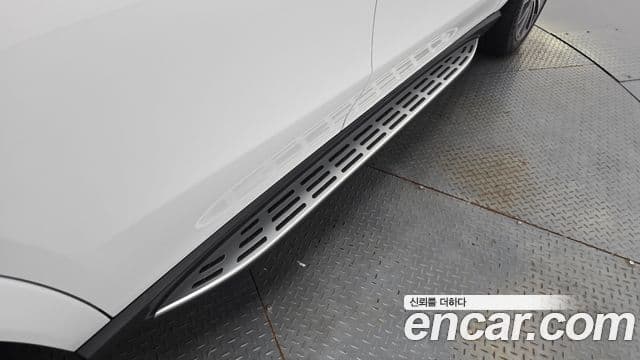 Mercedes-Benz GLE-Class 2025 — Photo 20/35